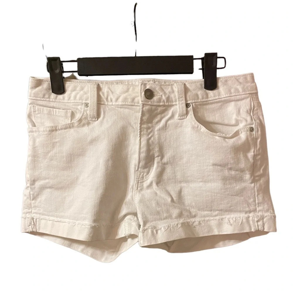 GAP WHITE DENIM SLIM CUT OFF SHORTS